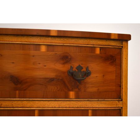 Georgian Style Kommode