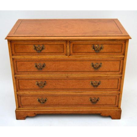 Georgian Ahorn Kommode antik