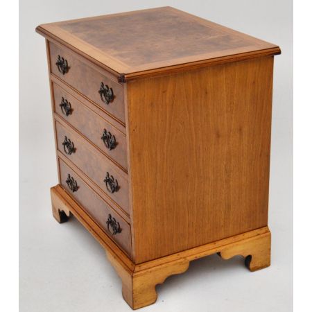 Antike Burr Nussbaum Kommode