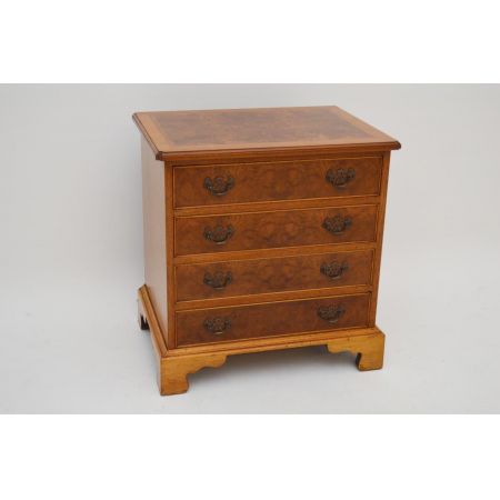 Antike Burr Nussbaum Kommode