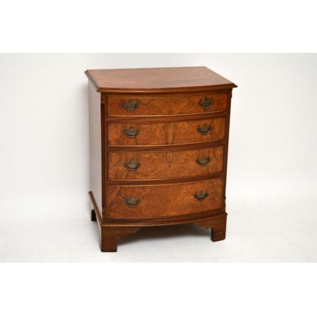 Kleine antike Burr Walnuss Bow Fronted Kommode