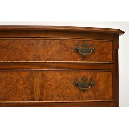 Kleine antike Burr Walnuss Bow Fronted Kommode