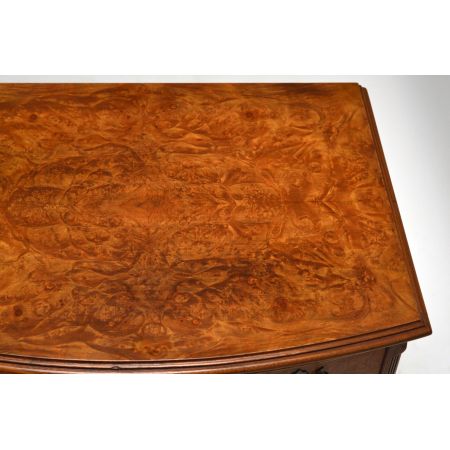 Kleine antike Burr Walnuss Bow Fronted Kommode