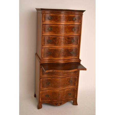 Beeindruckende antike Kommode aus Nussbaum