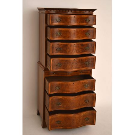 Beeindruckende antike Kommode aus Nussbaum