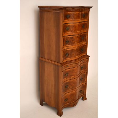 Beeindruckende antike Kommode aus Nussbaum