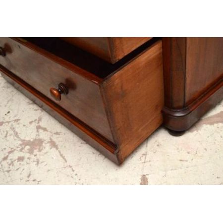 Mahagoni Kommode klassisch aus der viktorianischen Zeit 