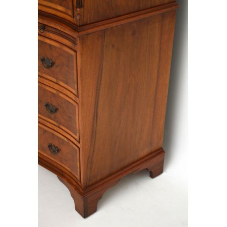 Große antike Burr Nussbaum Kommode