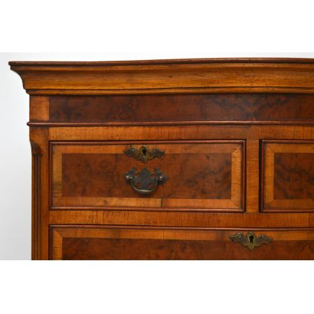 Große antike Burr Nussbaum Kommode