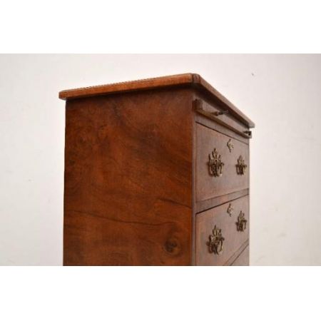 kleines Nussbaum  Bachelor's Chest of Drawers  Kommode 