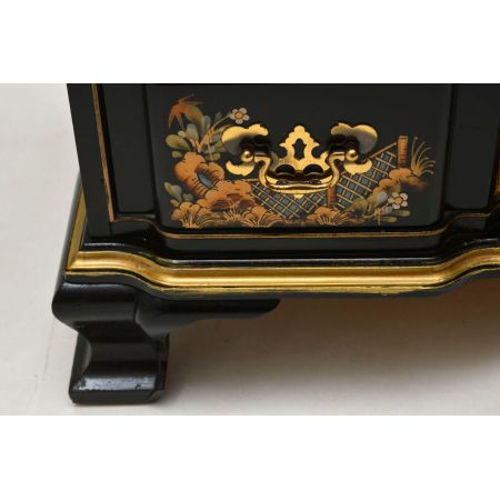 Schöne alte Kommode "Chinese Paint"