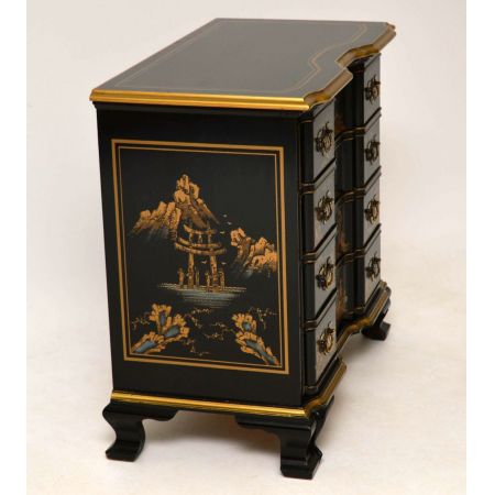 Schöne alte Kommode "Chinese Paint"