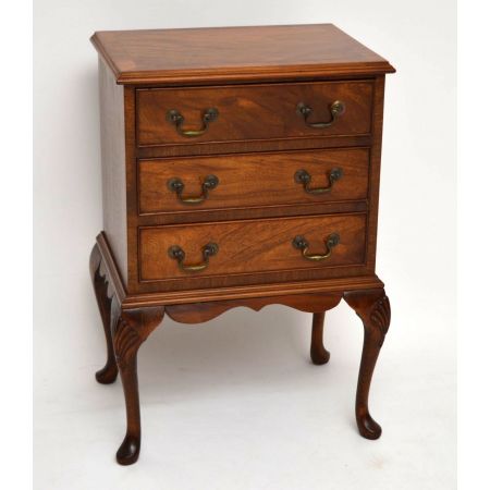 Ein Paar antike Nachttisch-Kommoden aus Mahagoni