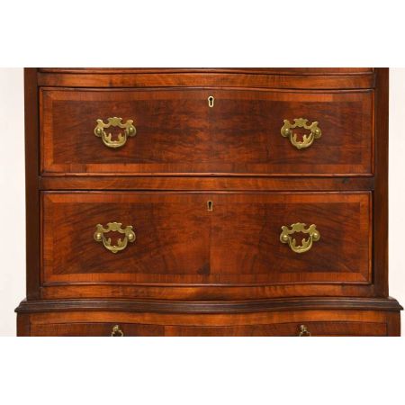 Antike Nussbaum serpentinenförmige Kommode-Tallboy