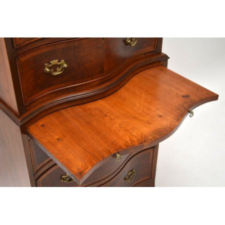 Antike Nussbaum serpentinenförmige Kommode-Tallboy