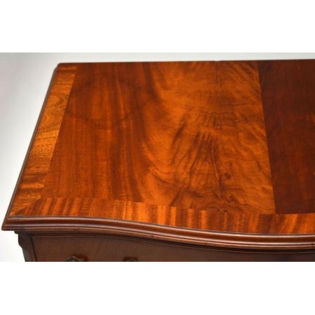 Antike Mahagoni Kommode "Serpent"