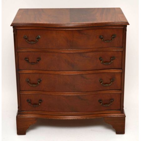 Antike Mahagoni Kommode "Serpent"