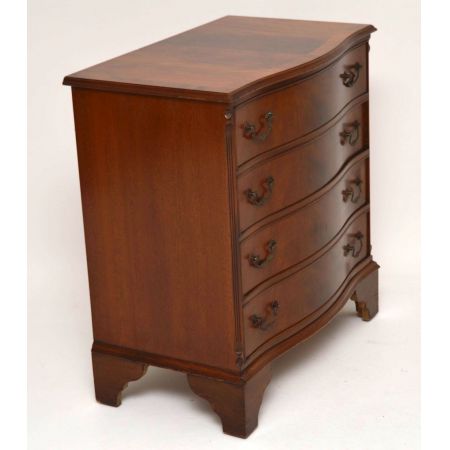 Antike Mahagoni Kommode "Serpent"
