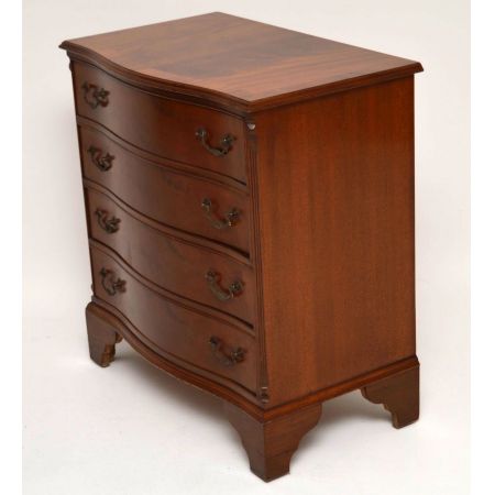 Antike Mahagoni Kommode "Serpent"