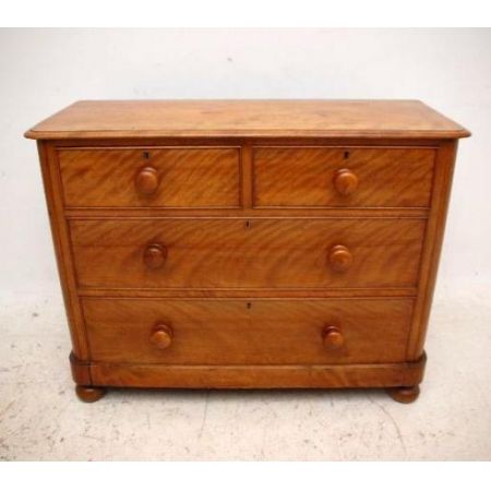  Victorianisches  Chest Kommode aus dem besonderem Satin Birch Holz 