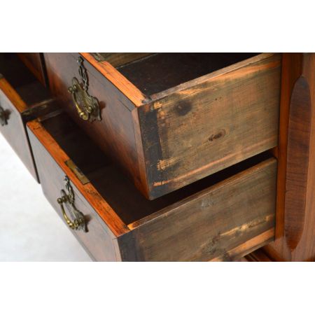 Kleine antike Nussbaum Kommode
