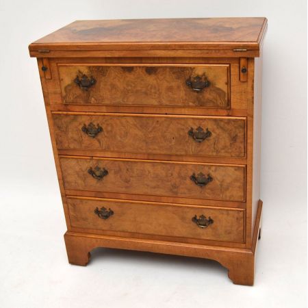 Antike Burr Walnut Bachelors Chest of Drawers
