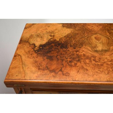 Antike Burr Walnut Bachelors Chest of Drawers