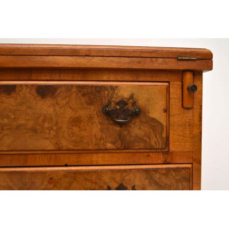 Antike Burr Walnut Bachelors Chest of Drawers