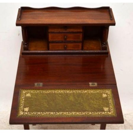 Antiker kleiner Schreibtisch Sheraton Stil