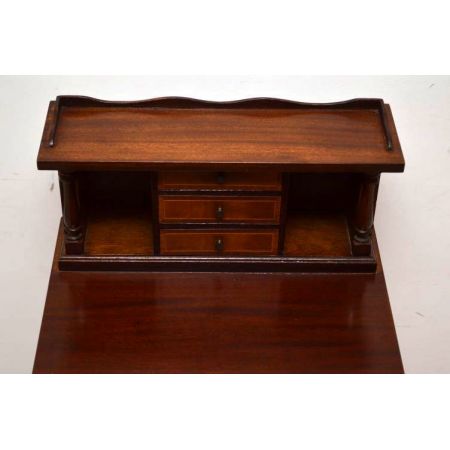 Antiker kleiner Schreibtisch Sheraton Stil