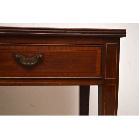 Antiker kleiner Schreibtisch aus Mahagoni