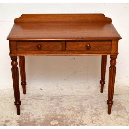 Antiker viktorianischer Schreibtisch aus Mahagoni