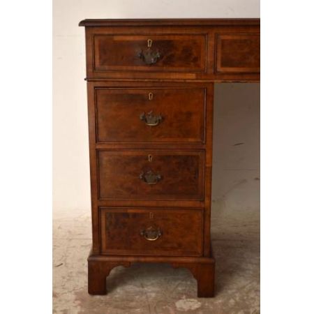 Antiker Flame Mahagoni Schreibtisch Bürotisch mit vielen Schubladen 