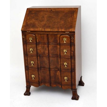 Writing Desk Wurzelnussholz Antik