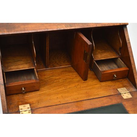 Writing Desk Wurzelnussholz Antik