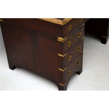 Antiker Campaign Schreibtisch