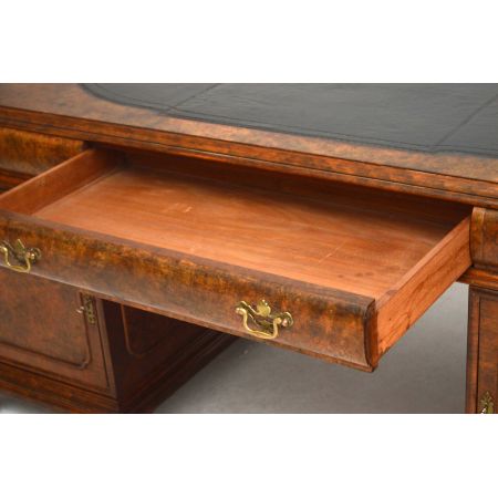 Antiker beeindruckender Partners Desk Schreibtsich