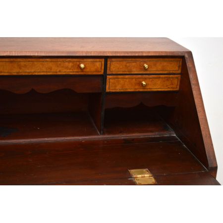 Antiker Oyster Veneer Schreibtischkommode