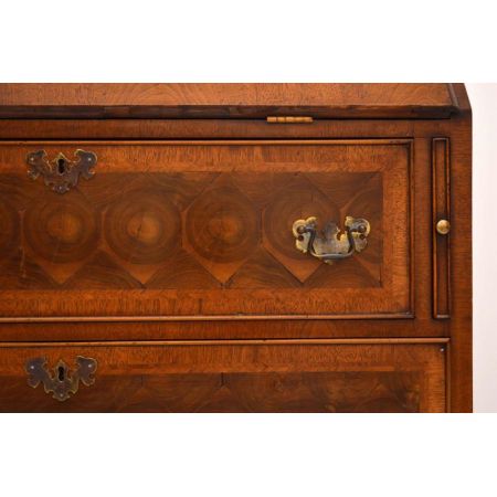 Antiker Oyster Veneer Schreibtischkommode