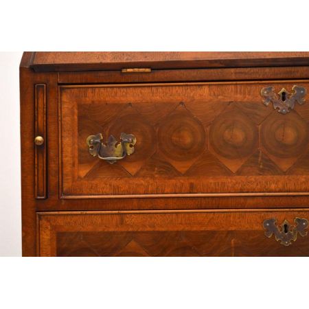 Antiker Oyster Veneer Schreibtischkommode