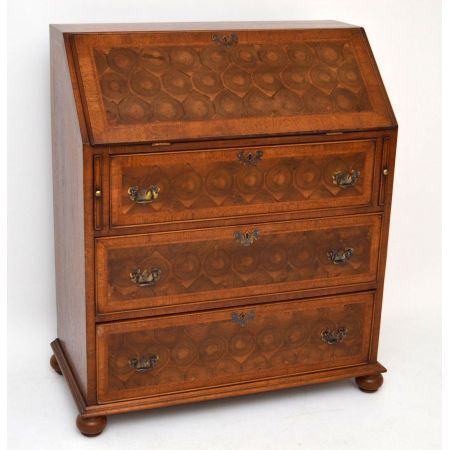 Antiker Oyster Veneer Schreibtischkommode