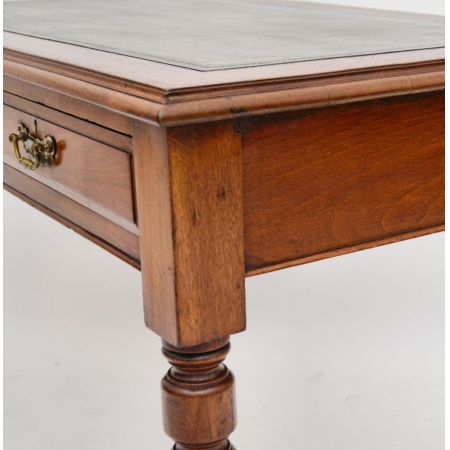 Antiker Victorian Mahogani Schreibtisch mit Lederschreibfläche