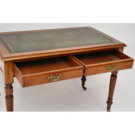 Antiker Victorian Mahogani Schreibtisch mit Lederschreibfläche