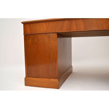 Georgianischer Walnuss Schreibtisch antik