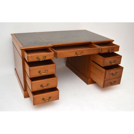 Georgianischer Walnuss Schreibtisch antik