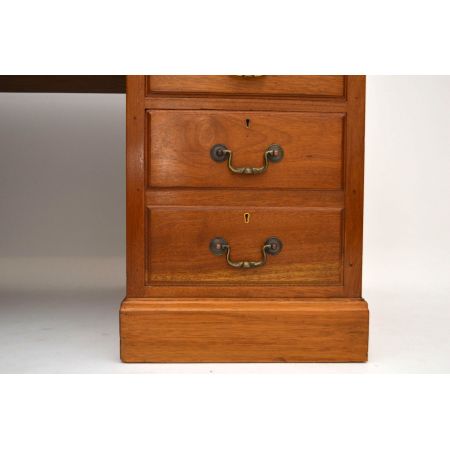 Georgianischer Walnuss Schreibtisch antik