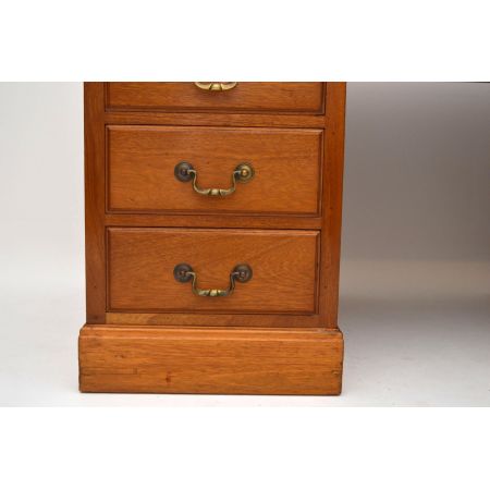 Georgianischer Walnuss Schreibtisch antik