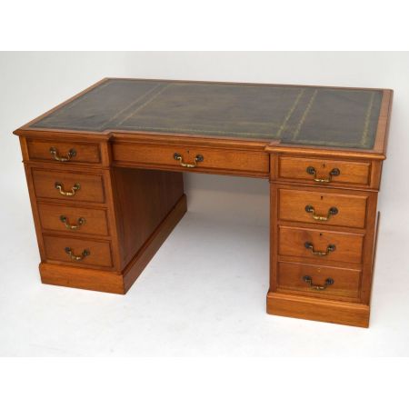 Georgianischer Walnuss Schreibtisch antik