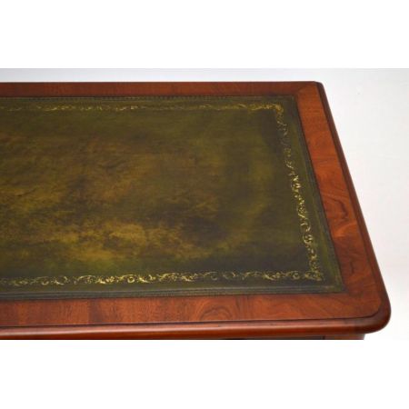 Antiker Viktorianischer Schreibtisch