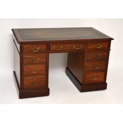 Antiker Mahagoni Schreibtisch mit Leder